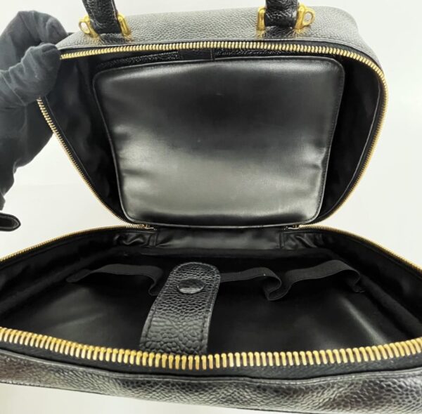 Chanel CC Square Vanity Bag in Caviar Black - Image 9