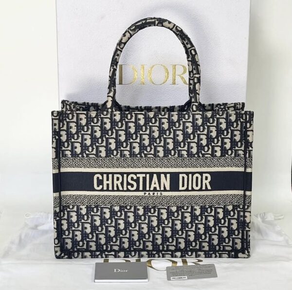 CHRISTIAN DIOR MEDIUM OBLIQUE BOOK TOTE