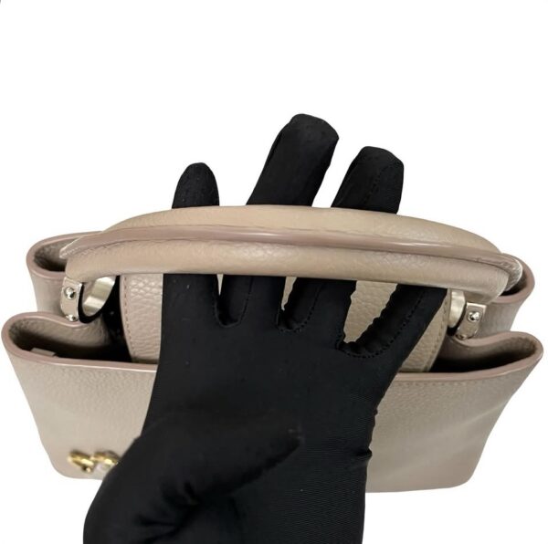 LV CAPUCINES GALET FLOWER PM NUDE MICROCHIP - Image 8