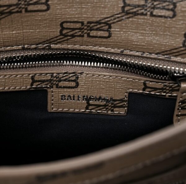 BNEW BALENCIAGA MINI NEO CAGOLE LIGHT BROWN - Image 8