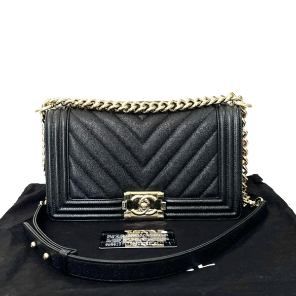 CHANEL MEDIUM CHEVRON LE BOY BLACK