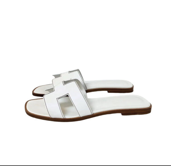 BNEW HERMES ORAN WHITE 37.5 - Image 4
