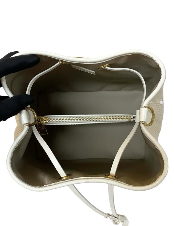 LV MONOGRAM EMBROIDERED NEONOE BICOLOR - Image 8