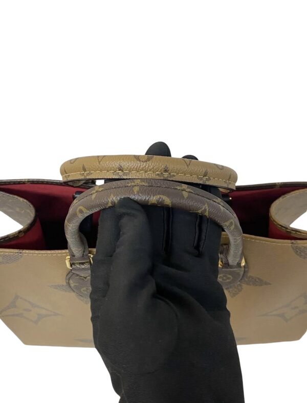 LV REVERSE MONOGRAM OTG MM MICROCHIP - Image 6